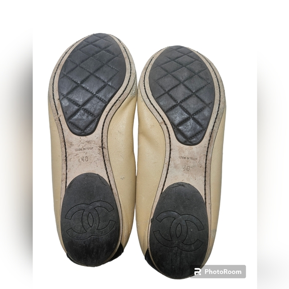 CHANEL Cap Toe Tan/ Black Ballet Flats Size 40/9-9.5 CC logo on side - Picture 10 of 13